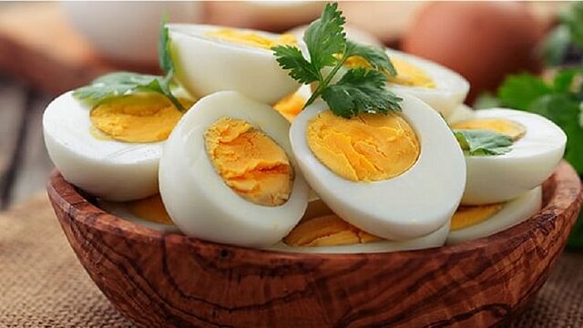 آیا تخم‌مرغ واقعاً سالم است؟ بررسی علمی، باورهای غلط و جایگزین‌های گیاهی 1
